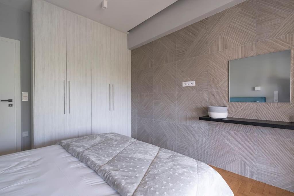 Apartment Voula's 2br Escape Elegant And Stylish Living
