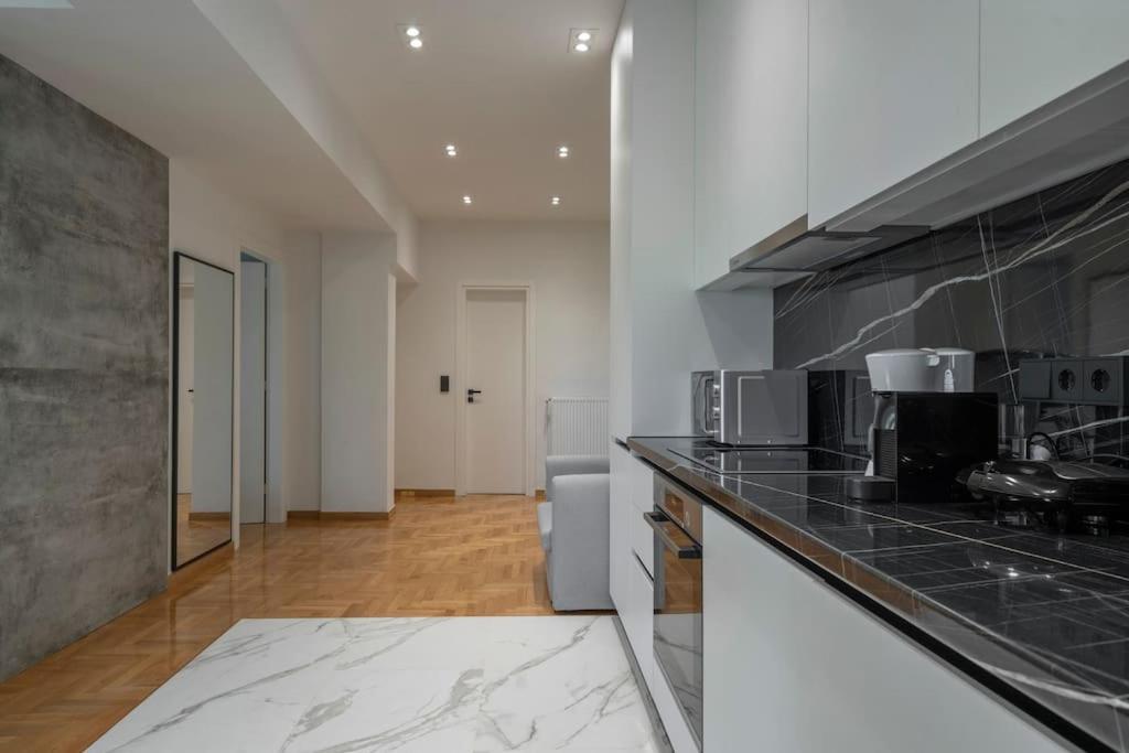 Voula's 2br Escape Elegant And Stylish Living Appartement *