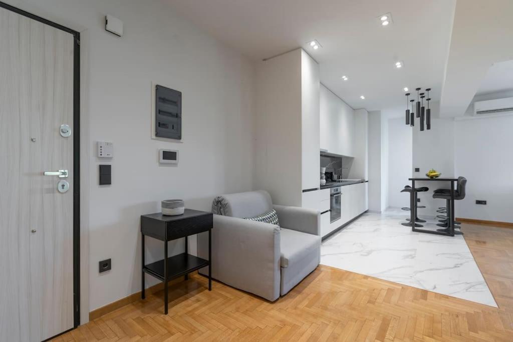 Voula's 2br Escape Elegant And Stylish Living *