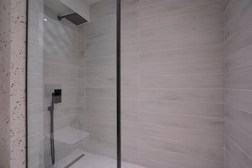 Voula's 2br Escape Elegant And Stylish Living