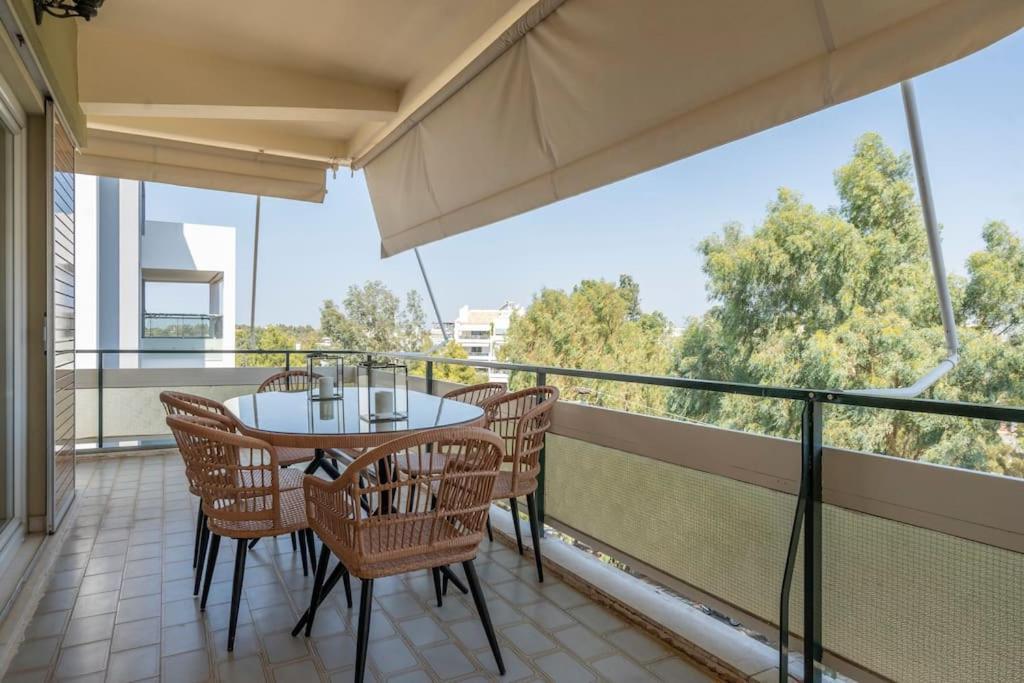 Voula's 2br Escape Elegant And Stylish Living Apartment